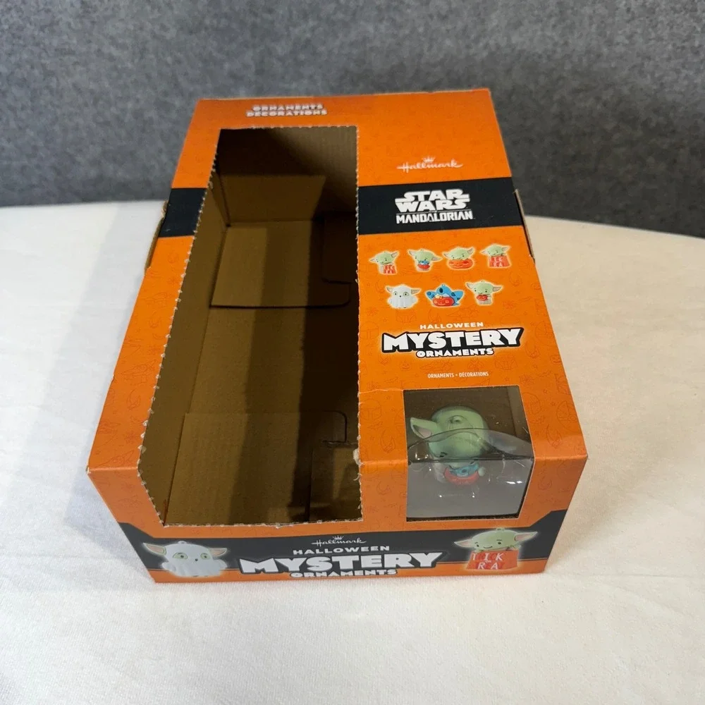 Hallmark Star Wars Mandalorian Display Halloween Mystery Ornament Grogu